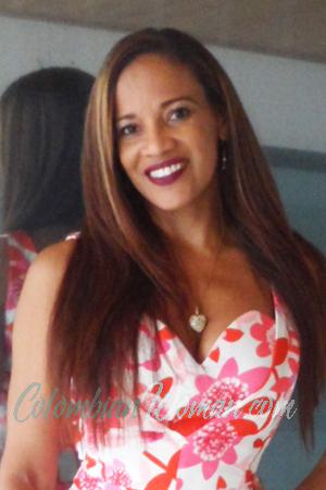 154438 - Yenis Age: 49 - Colombia