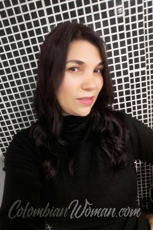 176033 - Adriana Age: 47 - Colombia