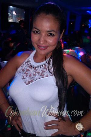 176819 - Laura Age: 39 - Colombia