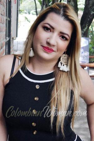 186686 - Guissela Age: 39 - Colombia