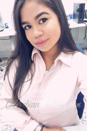 193452 - Lizeth Age: 32 - Colombia