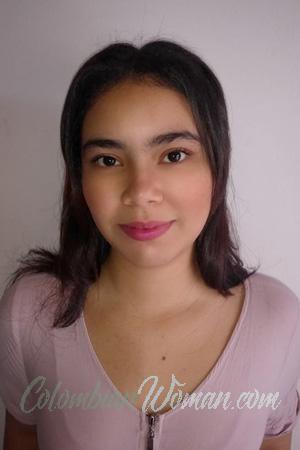 194490 - Yulianis Age: 24 - Colombia