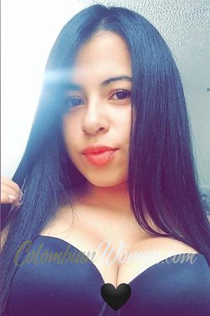 194494 - Laura Age: 25 - Colombia
