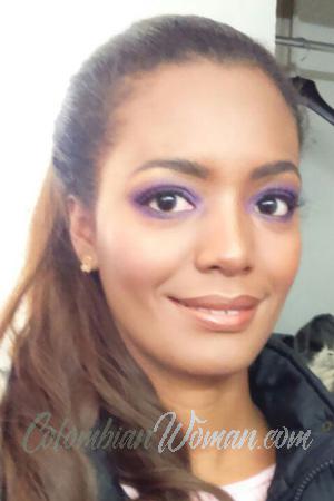 195911 - Yanelis Age: 39 - Colombia