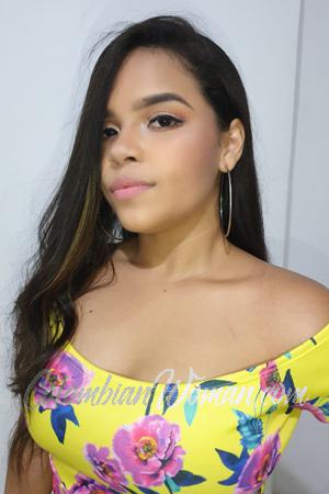 202301 - Julineth Age: 24 - Colombia