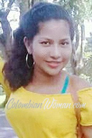 205097 - Silvia Age: 26 - Costa Rica