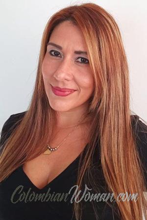 207057 - Laura Age: 45 - Colombia
