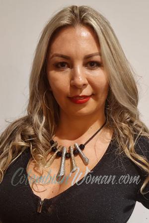 207334 - Andrea Age: 44 - Colombia