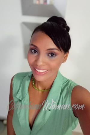 207417 - Laura Age: 36 - Colombia