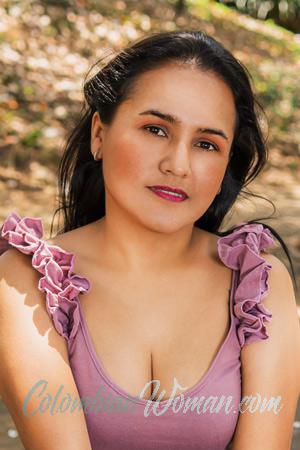 207749 - Alejandra Age: 39 - Colombia