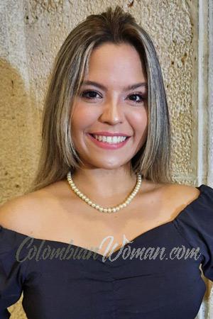 208375 - Daniela Age: 28 - Colombia
