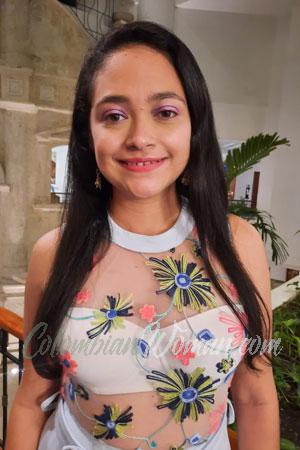 208389 - Liseth Age: 33 - Colombia