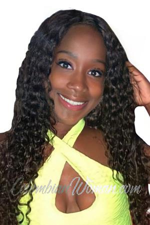 210141 - Sara Age: 27 - Colombia