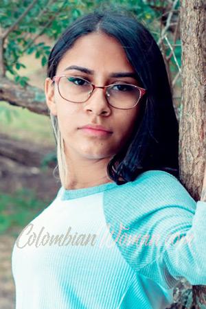 211856 - Michelle Age: 22 - Costa Rica