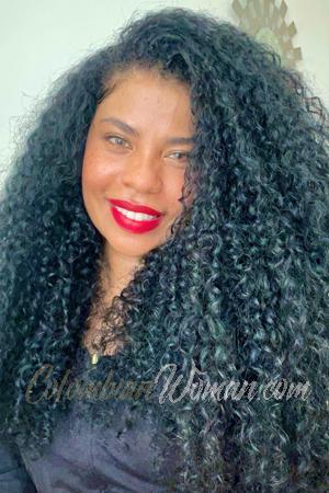 212024 - Lauren Age: 38 - Colombia