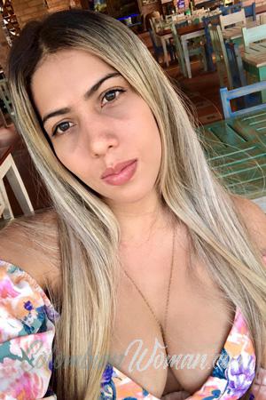 212151 - Monica Age: 32 - Colombia