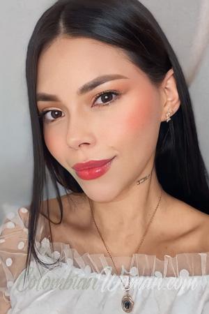 212303 - Angie Age: 27 - Colombia