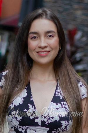 213753 - Laura Age: 32 - Colombia
