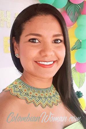 213870 - Carolina Age: 34 - Colombia
