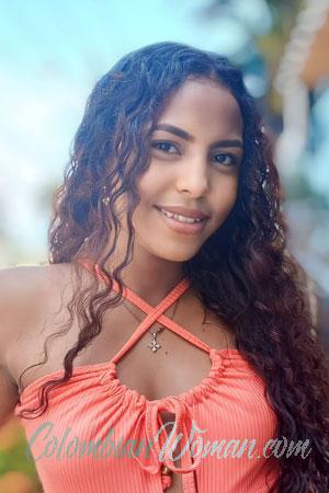 213877 - Martha Age: 22 - Colombia