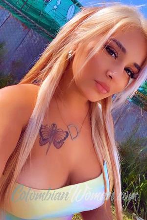 215237 - Daniela Age: 28 - Costa Rica