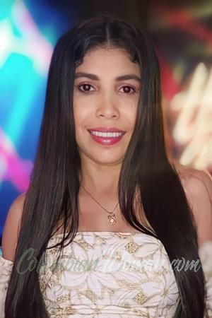 215546 - Beatriz Age: 30 - Colombia