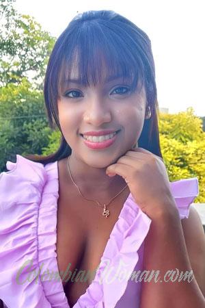 215853 - Marelin Age: 26 - Colombia