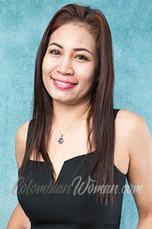 216397 - Tassanee (Meow) Age: 42 - Thailand