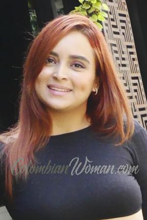 216630 - Beatriz Age: 31 - Colombia