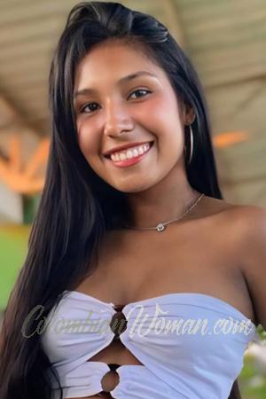 218647 - Arleth Age: 21 - Colombia