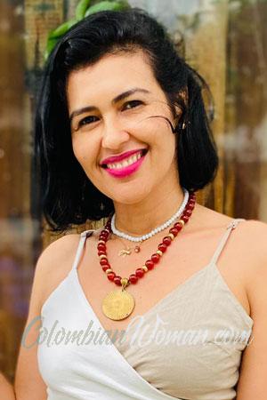 219492 - Yisela Age: 44 - Colombia