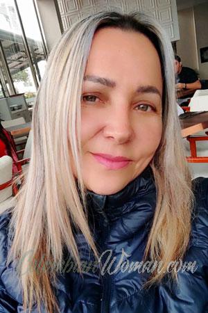 220610 - Sara Age: 50 - Peru