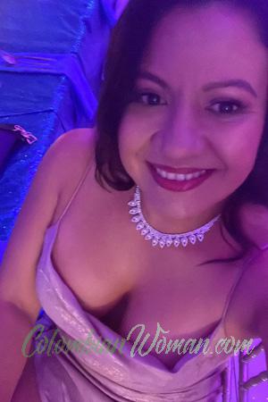 221804 - Lilliam Age: 44 - Costa Rica