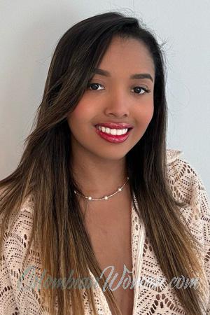 222452 - Grey Age: 24 - Colombia