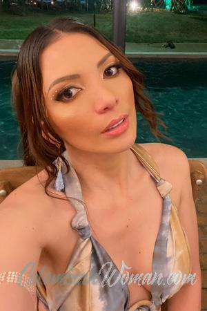 225432 - Laura Age: 34 - Colombia