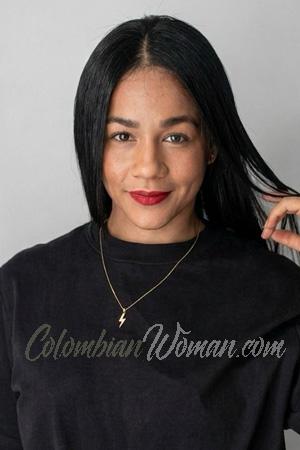 226825 - Yocelin Age: 32 - Colombia